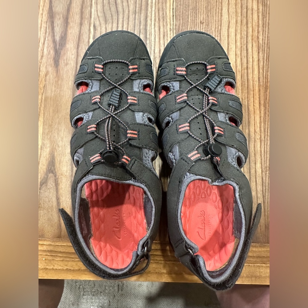 CLARKS Tuvia Fisherman Sandals Women’s Size 9.5